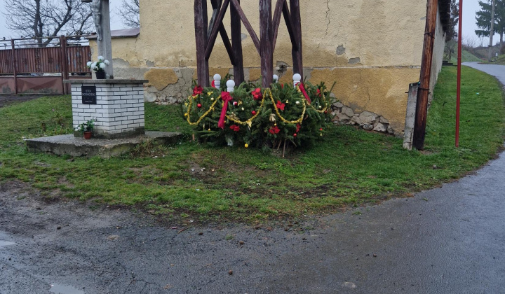 Aktuality / Adventný veniec 2025  - foto