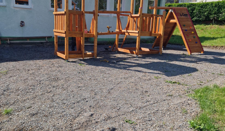 Aktuality / Vybudovanie detské ihriko - foto
