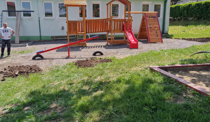 Aktuality / Vybudovanie detské ihriko - foto